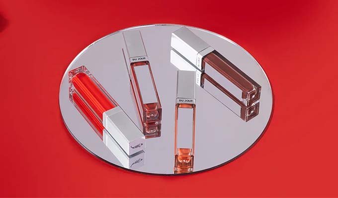 Du Jour Cosmetic Featured in Indian Retailer: Bold Lipsticks and Eye Crayons Launch in India